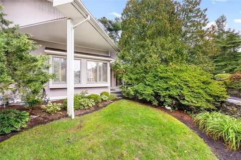 36 Oyster Pt, Warren, RI 02885 photo 6