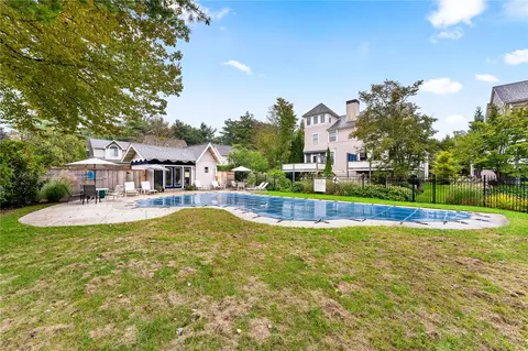 36 Oyster Pt, Warren, RI 02885 photo 32