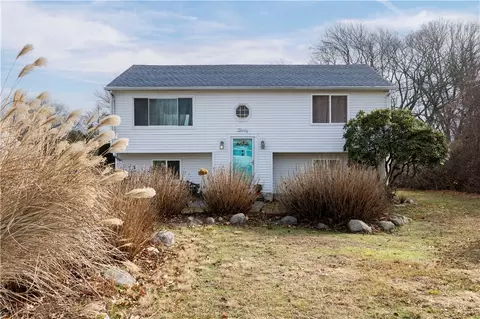 30 Summit Ave, South Kingstown, RI 02879