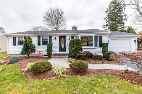 50 Meadow Lark Dr, Cranston, RI 02921