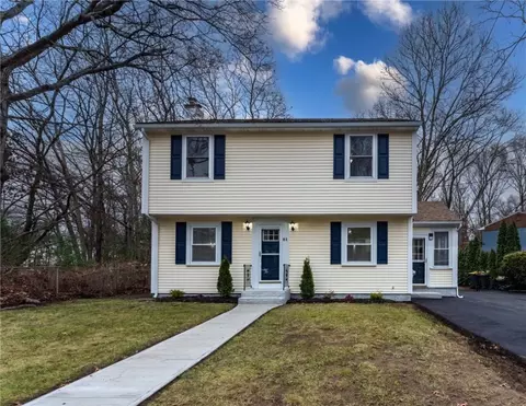 81 Whipple Rd, Smithfield, RI 02917