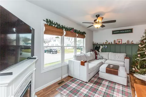 22 Alpine St, Warwick, RI 02889 photo 6