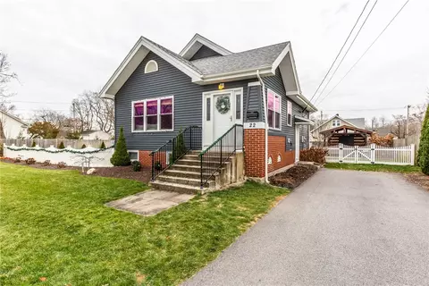 22 Alpine St, Warwick, RI 02889 photo 3