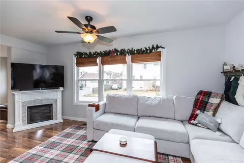 22 Alpine St, Warwick, RI 02889 photo 7