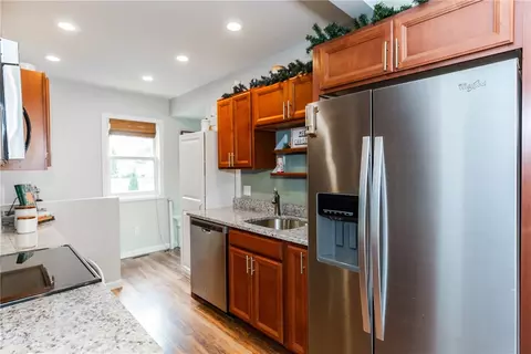 22 Alpine St, Warwick, RI 02889 photo 17