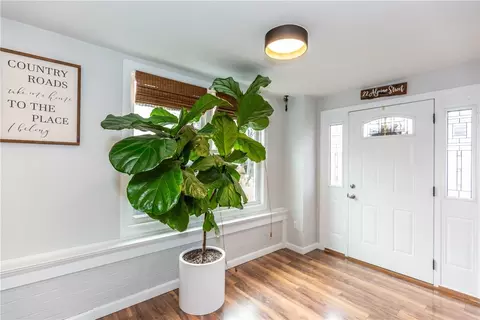 22 Alpine St, Warwick, RI 02889 photo 5