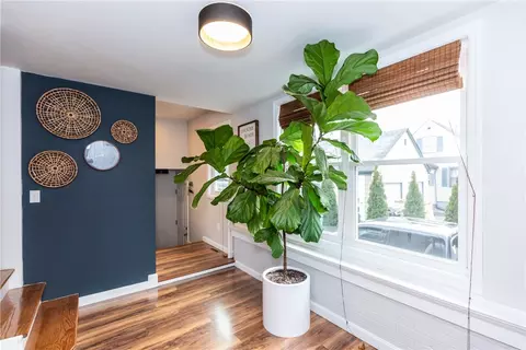 22 Alpine St, Warwick, RI 02889 photo 4