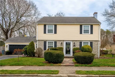 28 Wilton Ave, Pawtucket, RI 02861