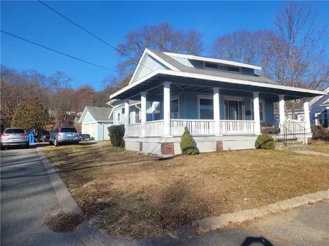 1012 Smithfield Ave, Lincoln, RI 02865