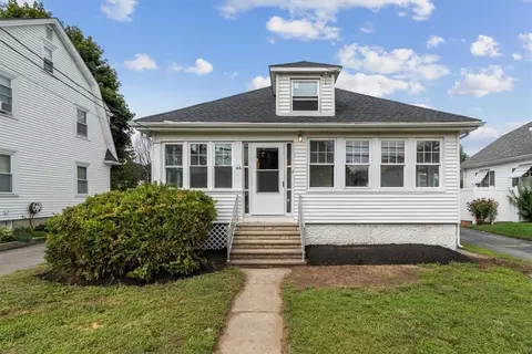 44 Paine Ave, Cranston, RI 02910