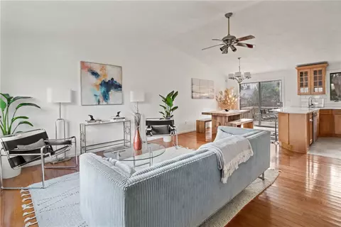 514 Ten Rod Rd, North Kingstown, RI 02852