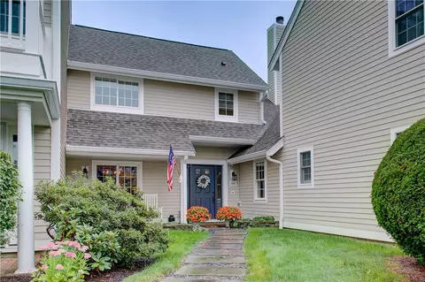 516 Corey Ln, Middletown, RI 02842