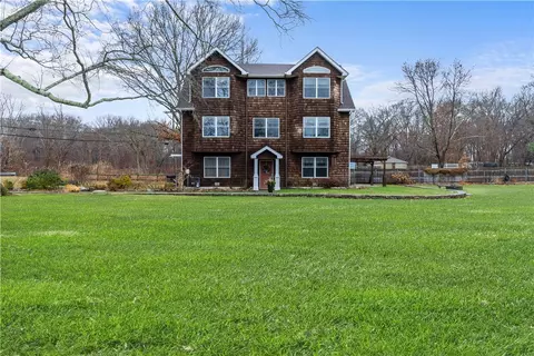 96 Tidewater Dr, Warwick, RI 02889