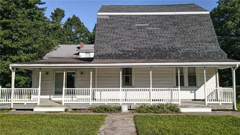 8 Ryan Ave, Cumberland, RI 02864