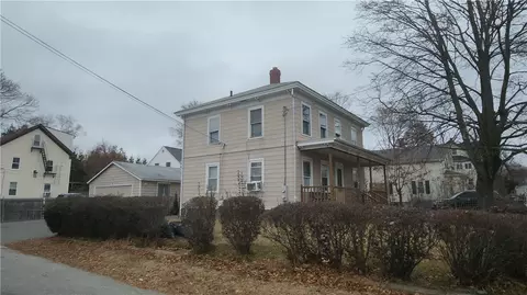 15 Eastman St, Warwick, RI 02886