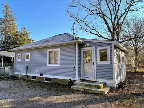 287 Usquepaugh Rd, South Kingstown, RI 02892
