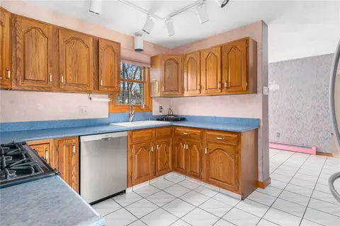 164 Thunder Trl, Cranston, RI 02921 photo 12