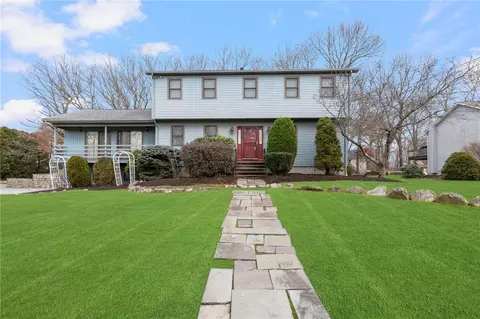 164 Thunder Trl, Cranston, RI 02921