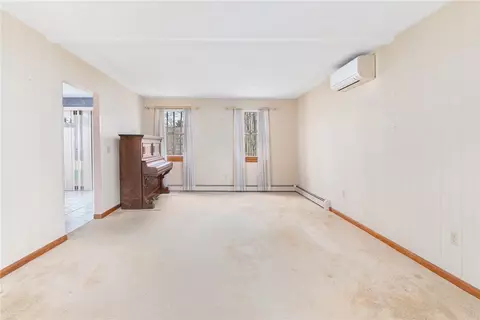 164 Thunder Trl, Cranston, RI 02921 photo 4