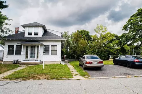 105 Pleasant St, Cranston, RI 02910