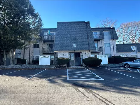1560 Douglas Ave #E61, North Providence, RI 02904