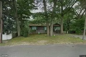 43 Lakeside Ave, Cranston, RI 02910