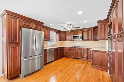 64 Natick Ave, Warwick, RI 02886 photo 4