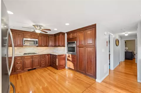 64 Natick Ave, Warwick, RI 02886 photo 6