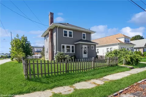 36 Stevens Rd, Cranston, RI 02910