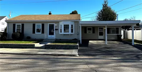 20 Gilmore St, Pawtucket, RI 02861