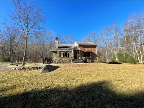 48 Walker Rd, Foster, RI 02825