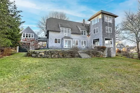 1546 Drift Rd, Westport, MA 02790