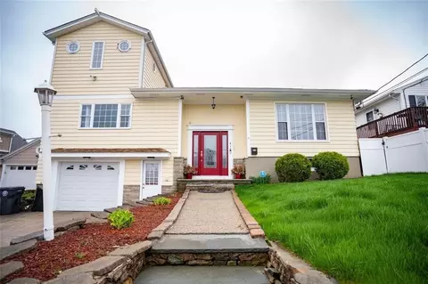 416 Union Ave, Providence, RI 02909