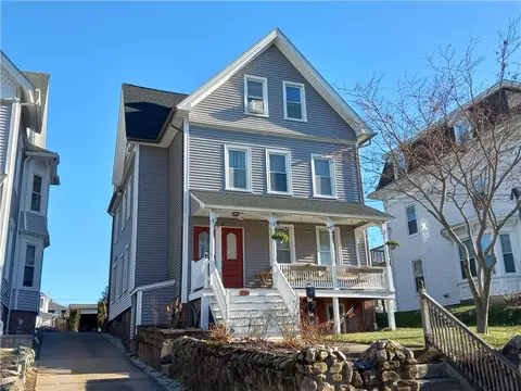 22 Spring St, Westerly, RI 02891 photo 2