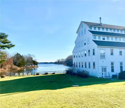 40 Web Ave, North Kingstown, RI 02852