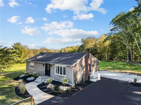 160 Laten Knight Rd, Cranston, RI 02921