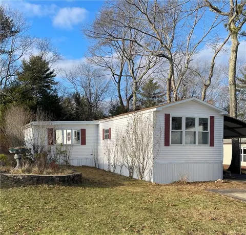 15 Five Elms Cir, Coventry, RI 02816