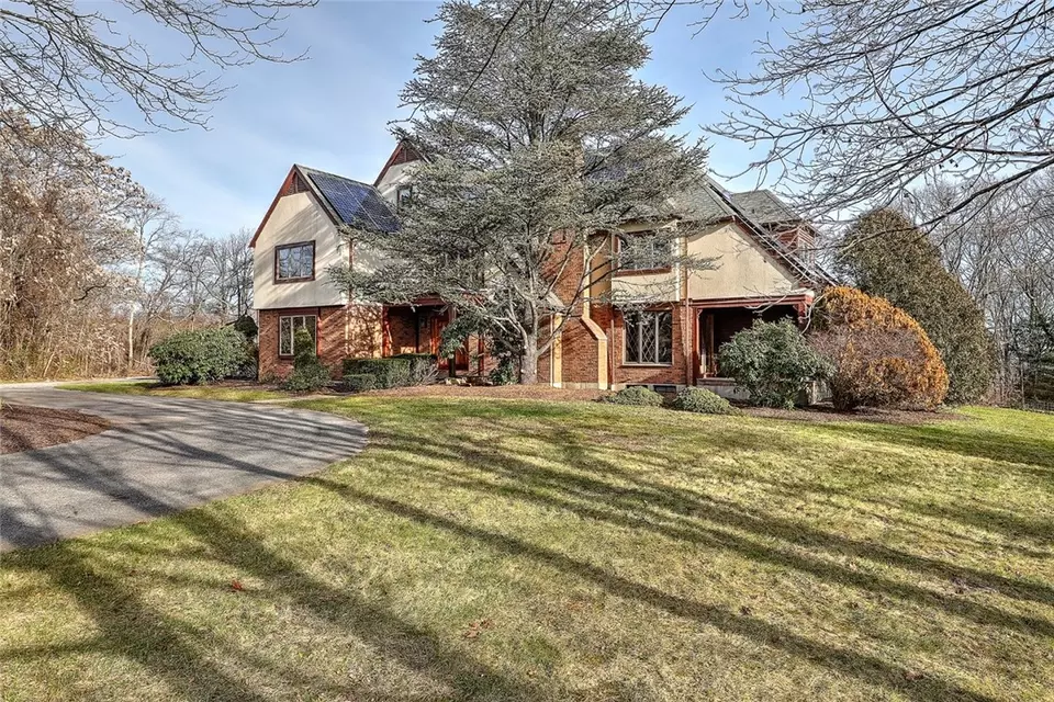 3037 Diamond Hill Rd, Cumberland, RI 02864 48 Photos Movoto