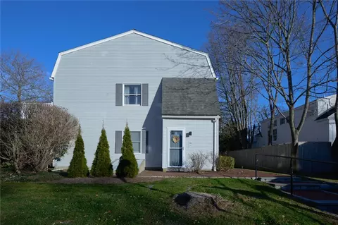 364 Bellevue Ave #A5, Newport, RI 02840