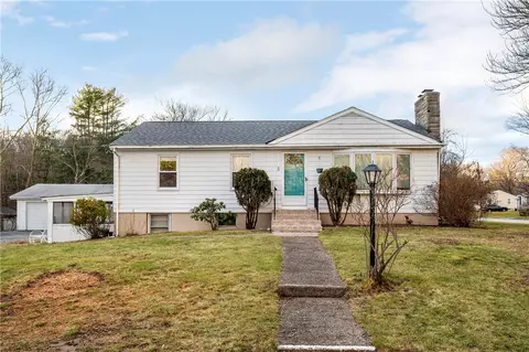 3 Carol Dr, Cumberland, RI 02864