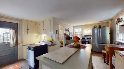 126 W School St, Woonsocket, RI 02895 photo 4