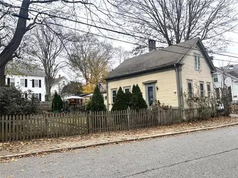 126 W School St, Woonsocket, RI 02895 photo 28
