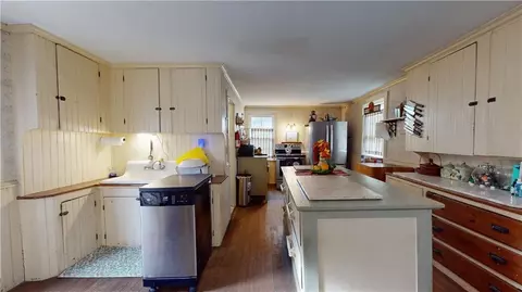 126 W School St, Woonsocket, RI 02895 photo 3