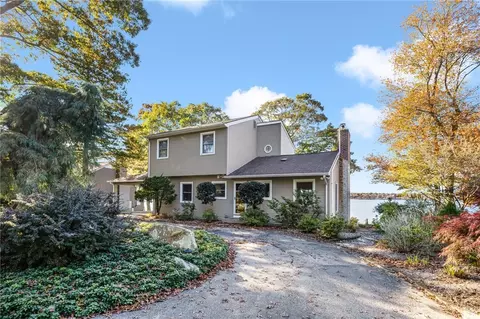 14 Indian Trl, South Kingstown, RI 02879