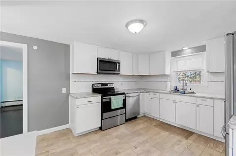 32 Lockhaven Rd, Warwick, RI 02889 photo 9