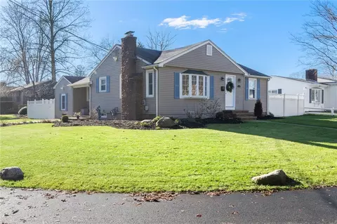 32 Lockhaven Rd, Warwick, RI 02889 photo 2
