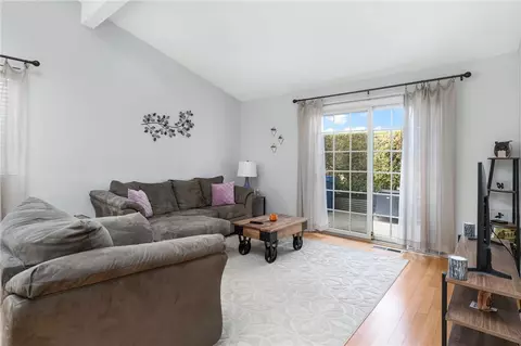 774 Williamsburg Cir, Warwick, RI 02886 photo 2