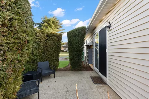 774 Williamsburg Cir, Warwick, RI 02886 photo 25