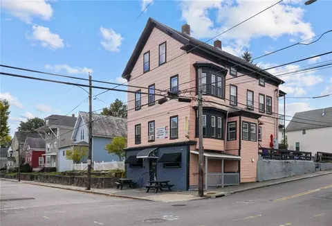 158 1st Ave, Woonsocket, RI 02895