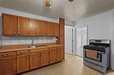 158 1st Ave, Woonsocket, RI 02895 photo 19